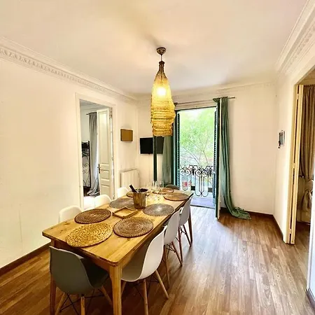 Montjuic Plaça España Apartment, Plaza España Barcelona